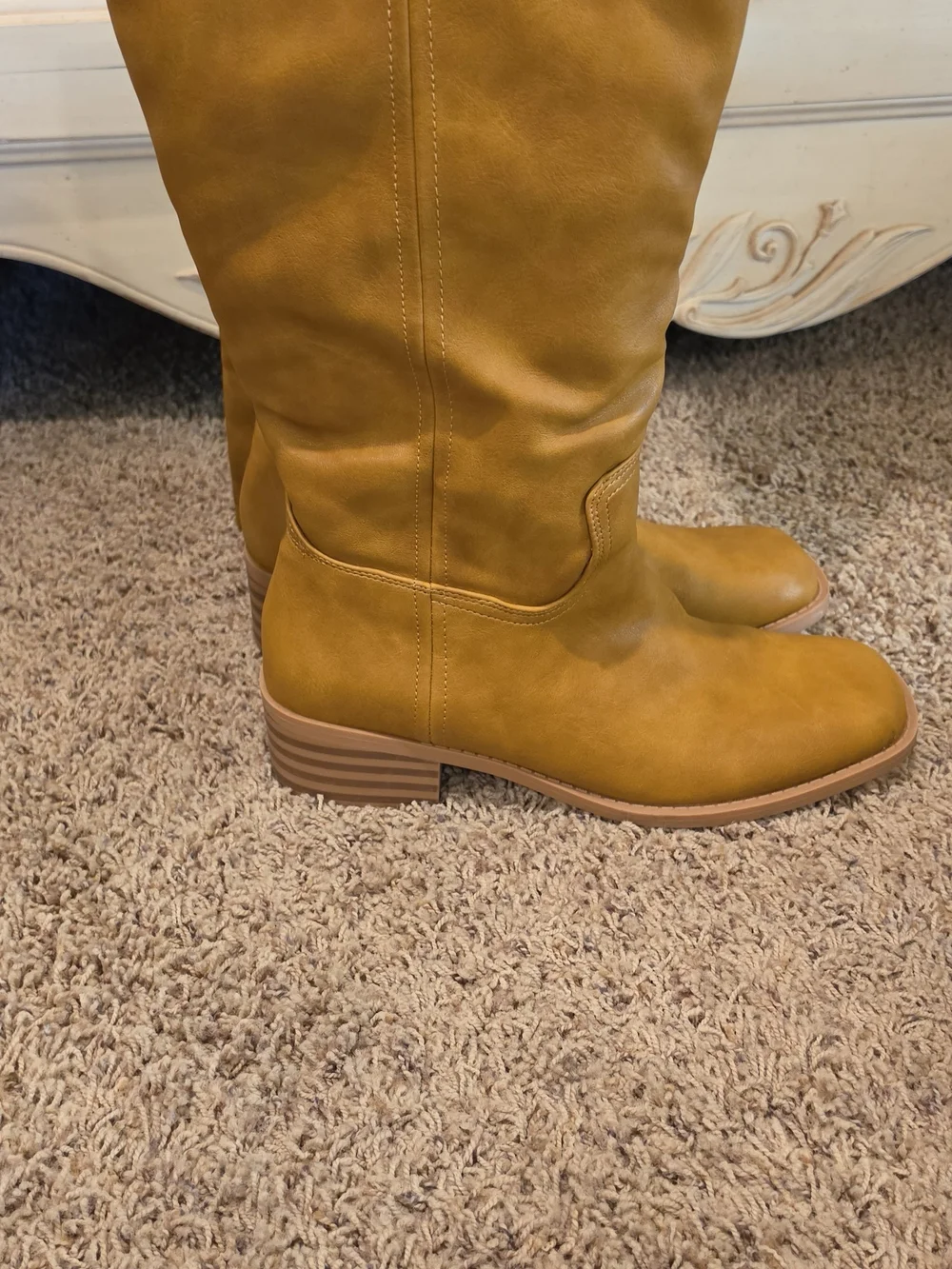 Coutgo Women’s Knee-High Chunky Heel Boots in Tan